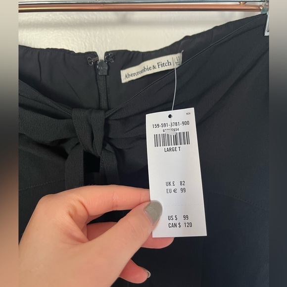 NWT Abercrombie & Fitch Knot-Front Cutout Halter Mini Dress - Picture 5 of 7